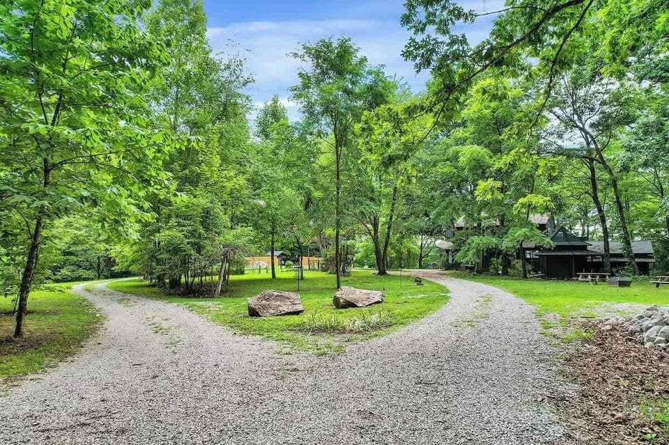 Gravel Entrance Driveway