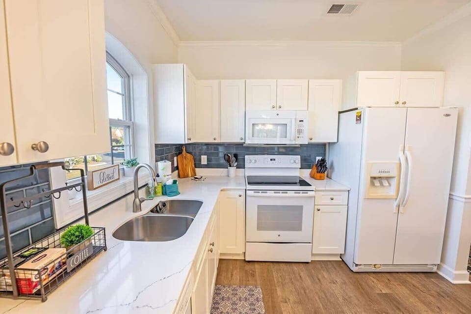 Large Kitchen Area