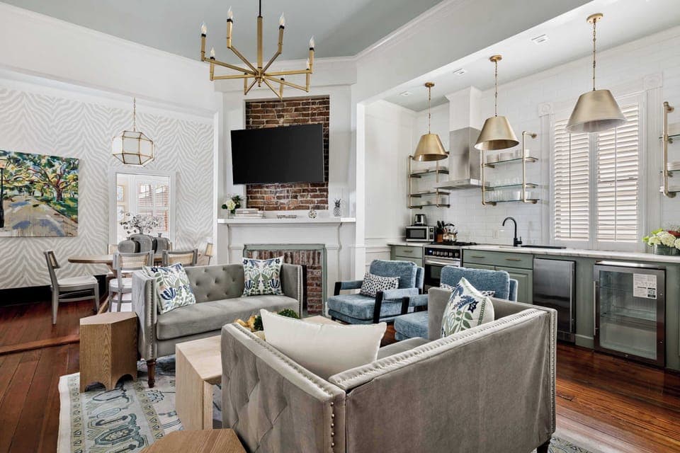 Living room 5 with plenty of seating for your group + TV!
