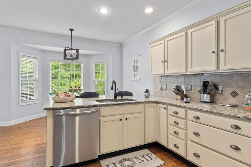 16-265 Merion Circle Kitchen 6
