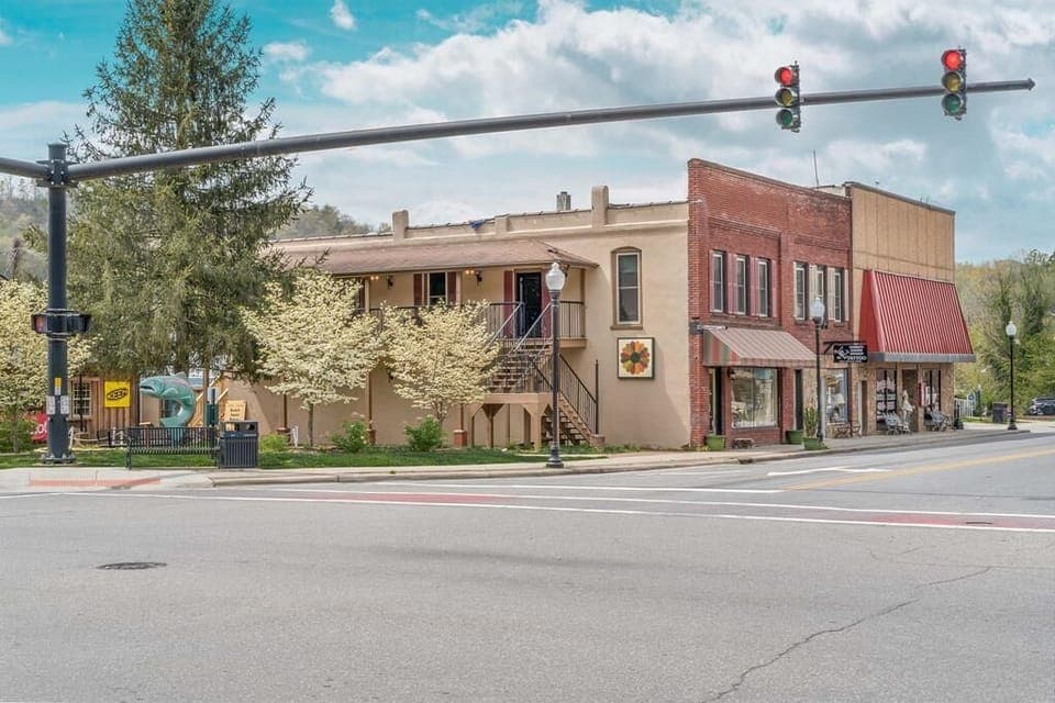 Located on town square in Bryson City. Minutes from Smoky Mountain National Park