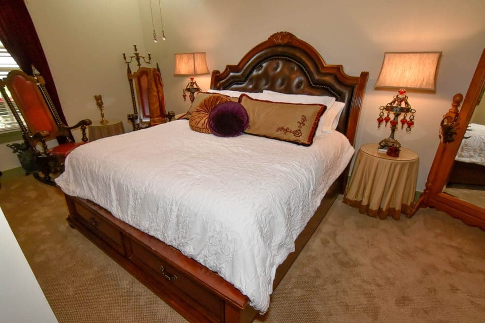 Angeline's King size bed