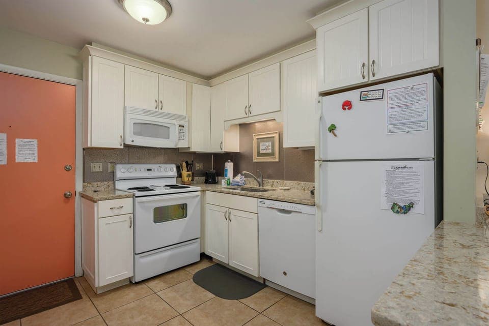 Fully equipped kitchen