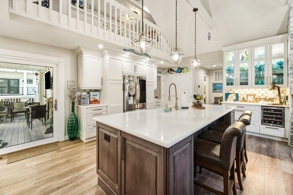 House, 4 Bedrooms | Private kitchen | Fridge, oven, coffee/tea maker, toaster