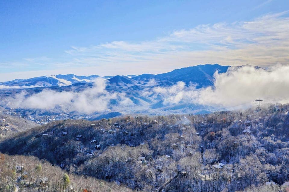 Mountain view haven awaits. A breathtaking vistas and endless adventure await in the heart of nature!