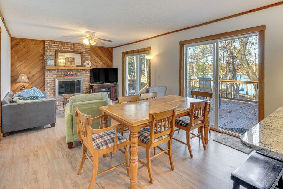 Hartwell Vacation Rental | 4BR | 3BA | 1,700 Sq Ft | Stairs Required