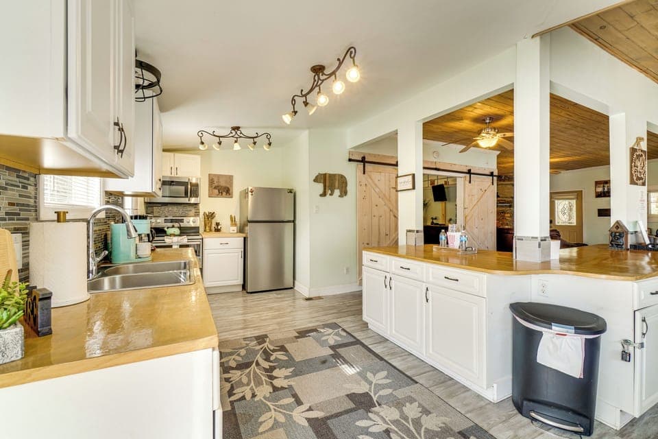 Kitchen | Main Floor