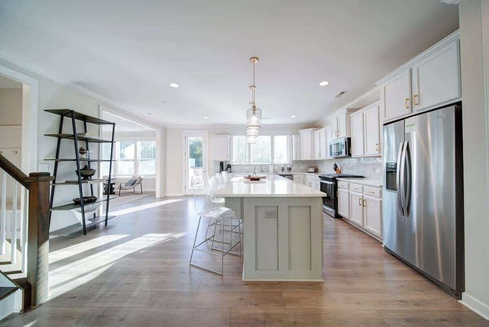 Flexible setup near Uptown Charlotte for both dining and workspace needs.