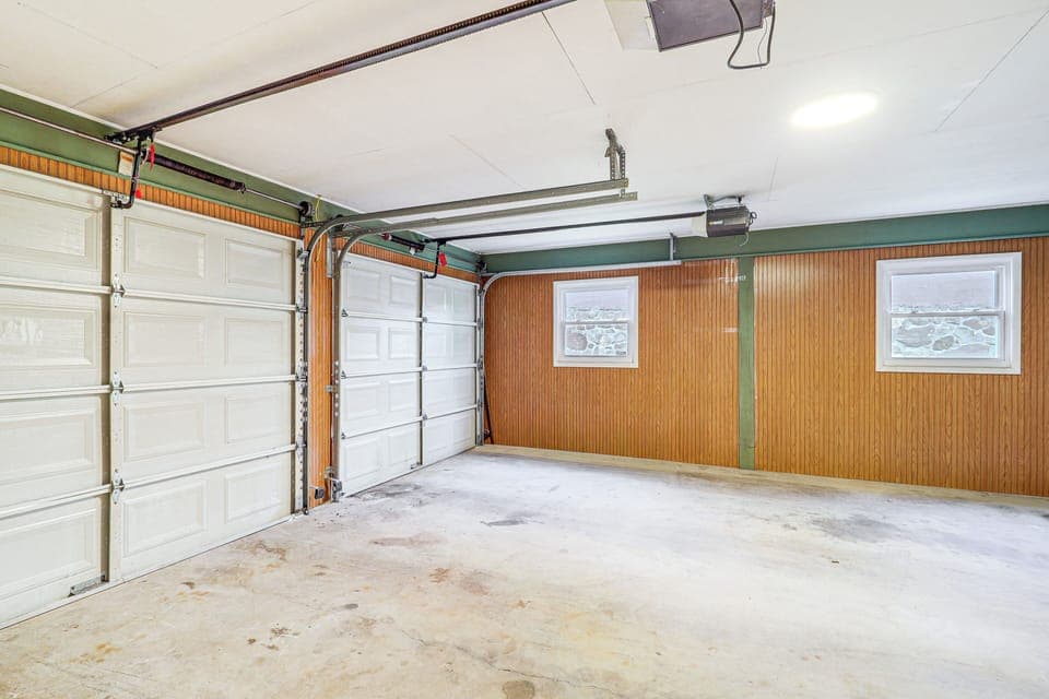 Parking | Garage (2 Vehicles) | Driveway (4 Vehicles)