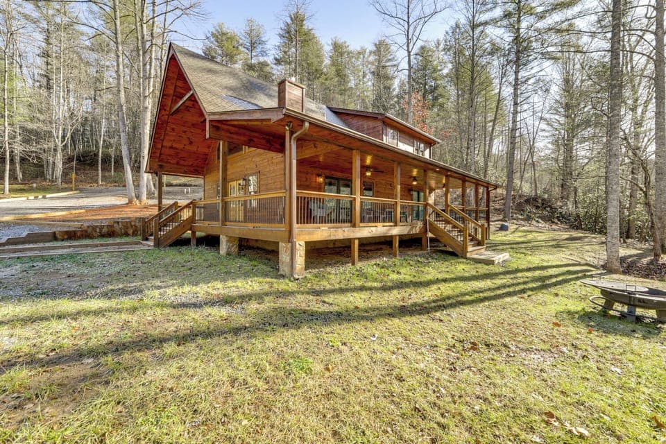 Robbinsville Vacation Rental | 3BR | 2.5BA | 2,612 Sq Ft | 5 Steps to Enter