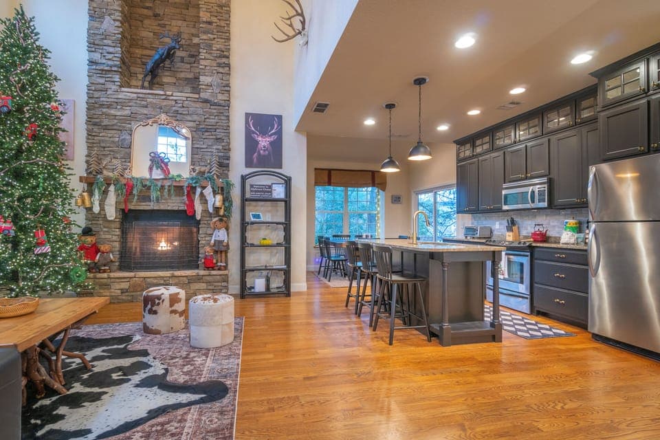 Open concept living, dining and kitchen area