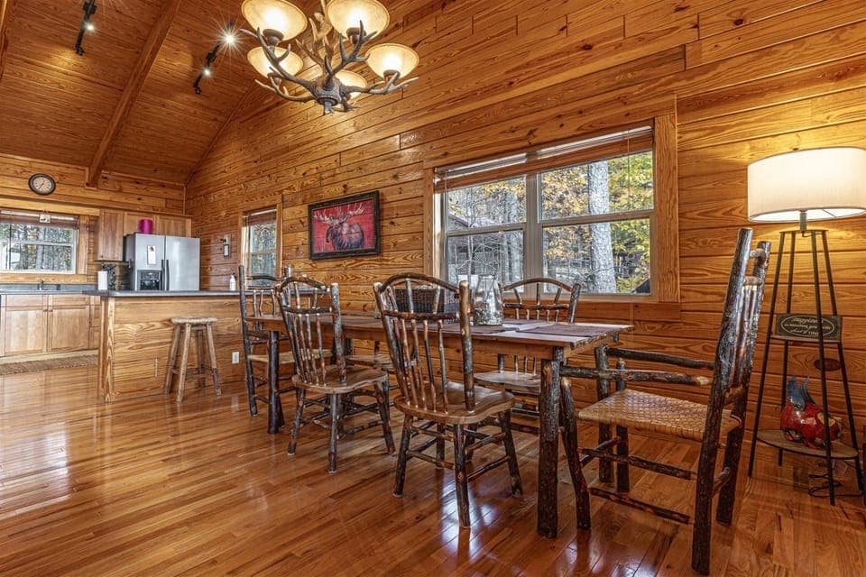 Dining Area Seating For 6 