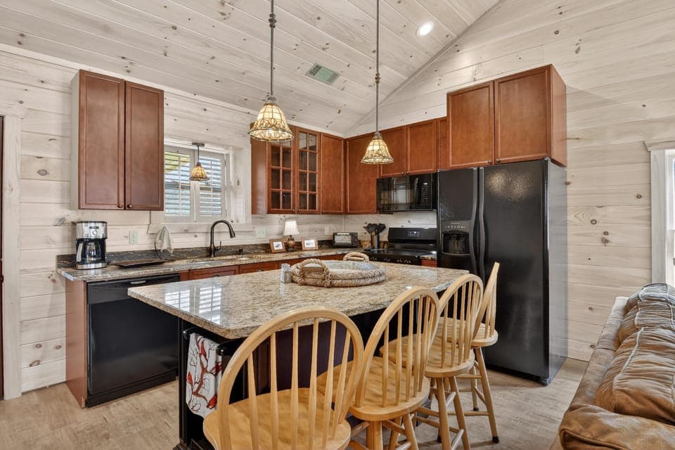 Toccoa Park Cottage Kitchen