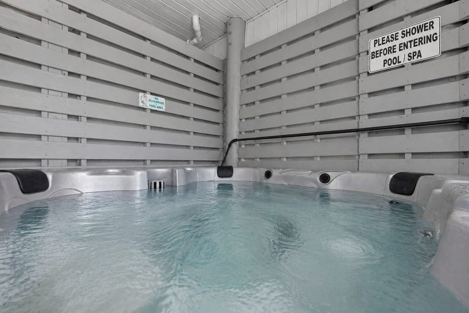 Indoor spa tub