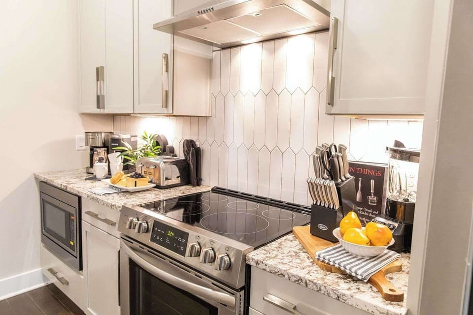 Cook, bake, and enjoy with a fully functional stove and oven.