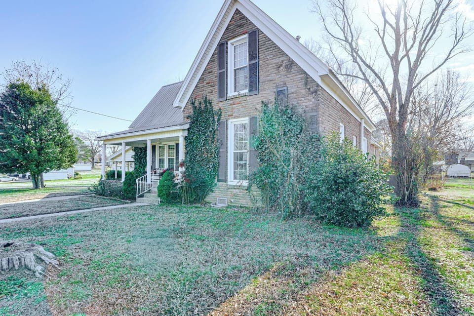 Greenfield Vacation Rental | 3BR | 1.5BA | 1,498 Sq Ft | 3 Steps to Enter