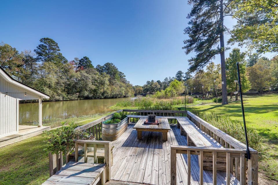 Eatonton Vacation Rental | 3BR | 2BA | 1,200 Sq Ft | Stairs Required