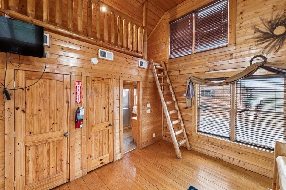 44-Primary Bedroom