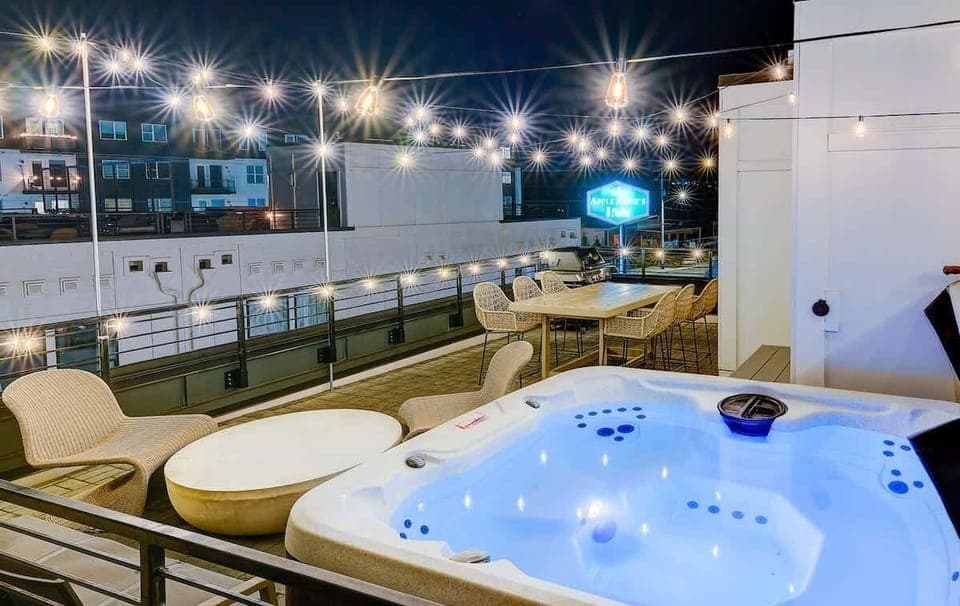 Outdoor spa tub