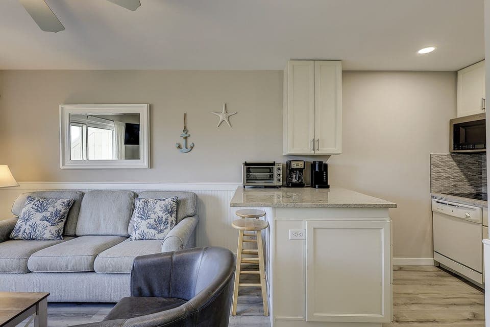Living Area/Kitchen Bar