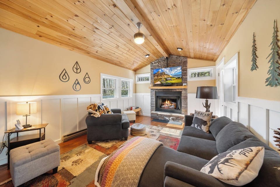Welcome to Fireside Hideaway