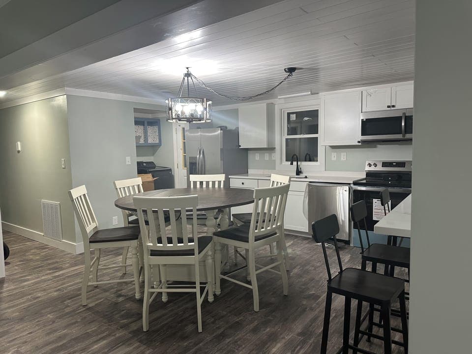 Upper Unit Dining Area