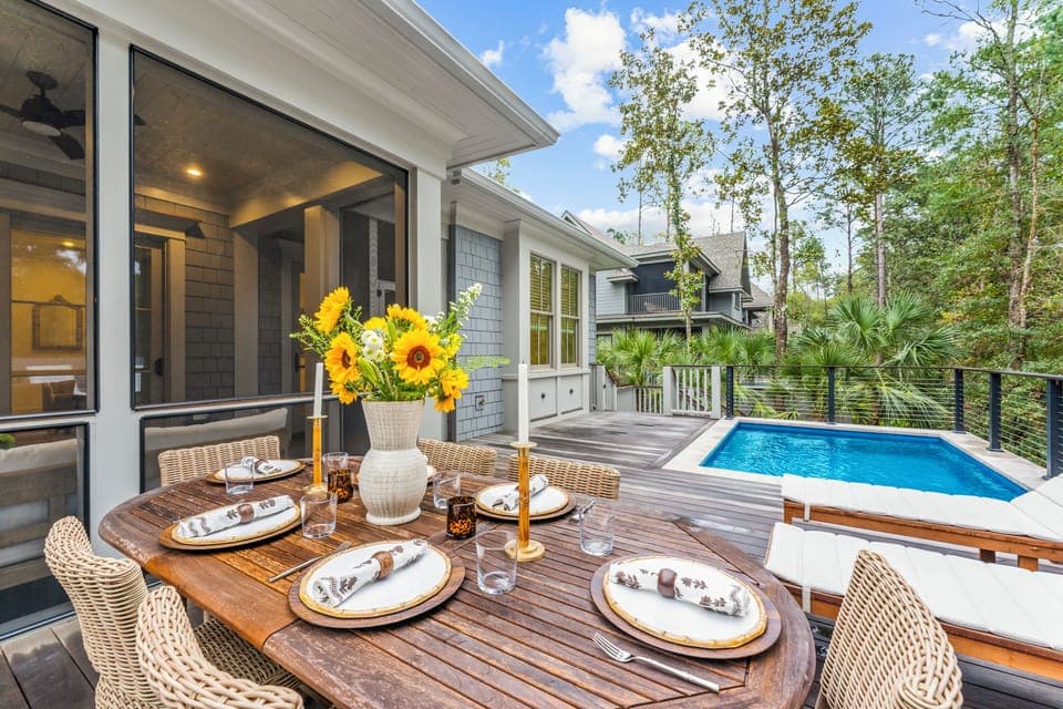 Outdoor dining