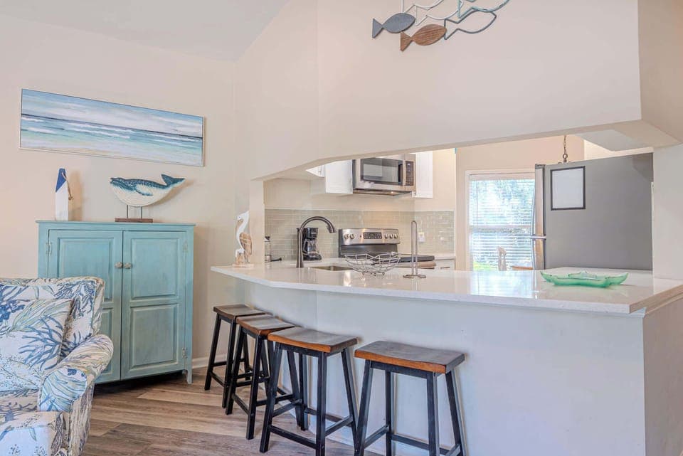 Kitchen island bar with seating for casual dining!