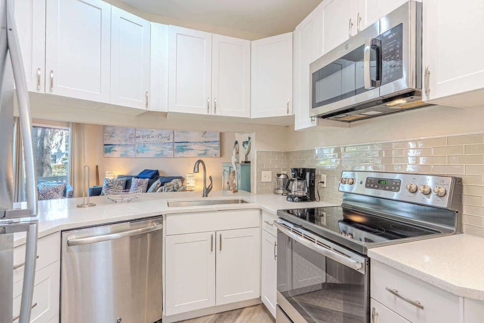 Fully equipped kitchen for preparing meals with ease!