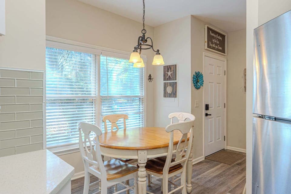 Dining room perfect for shared meals!