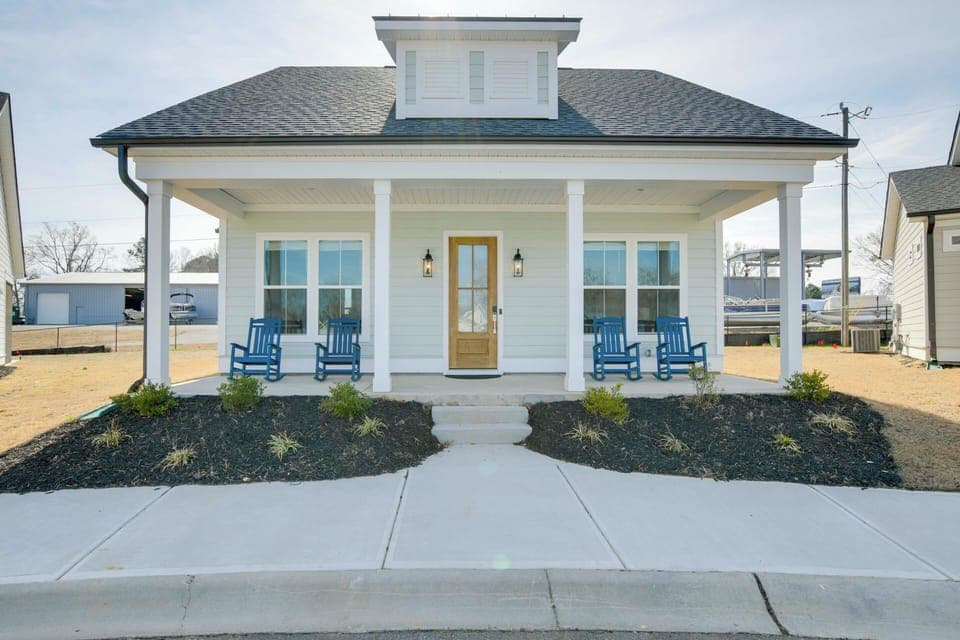 Greenwood Vacation Rental | 3BR | 2.5BA | 1,300 Sq Ft