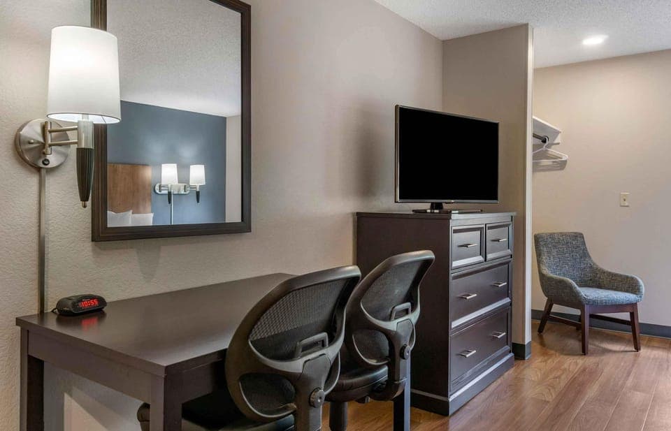 Studio, 2 Double Beds, Non Smoking | Desk, laptop workspace, blackout drapes, iron/ironing board