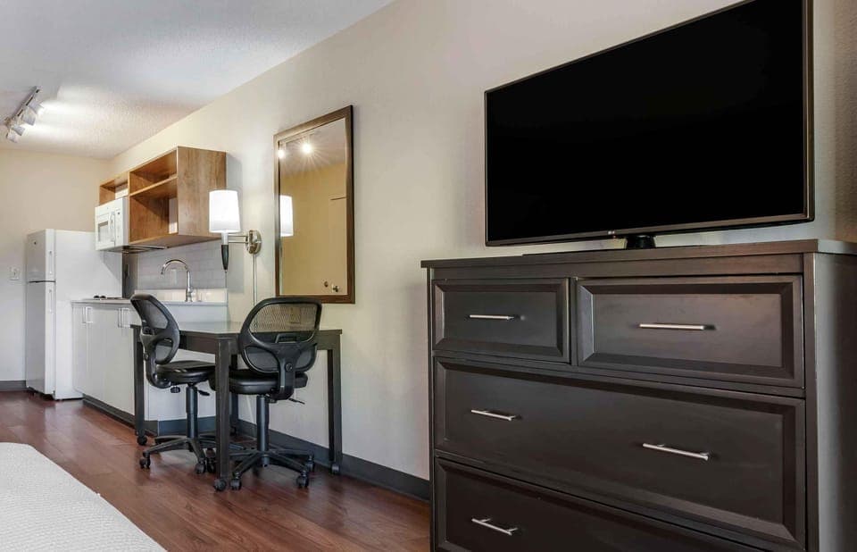 Studio, 2 Double Beds, Non Smoking | Desk, laptop workspace, blackout drapes, iron/ironing board