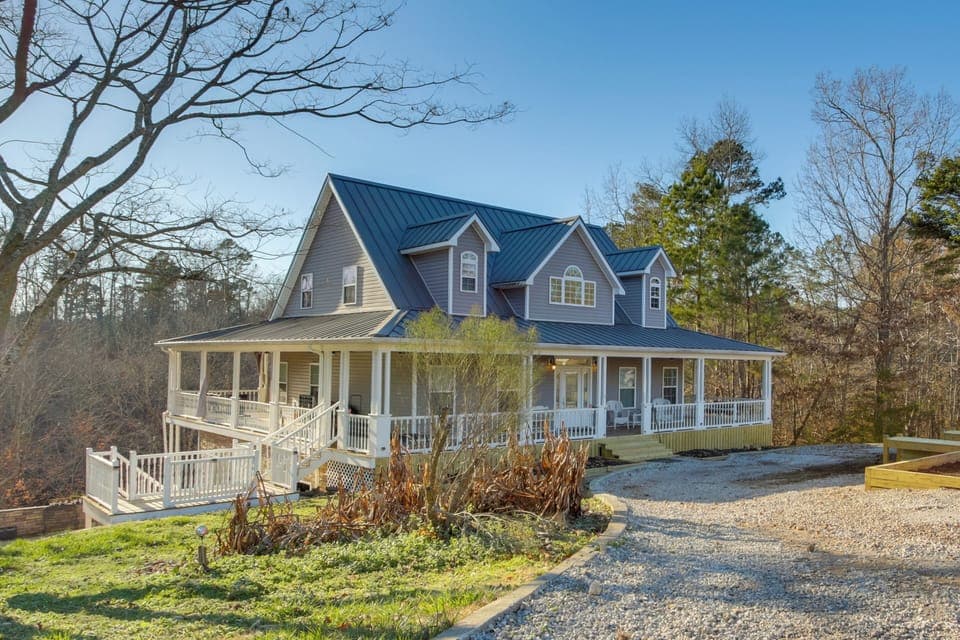 Waterloo Vacation Rental | 3BR | 2.5BA | 3,817 Sq Ft