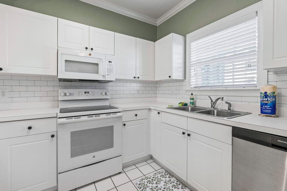 Well equipped Kitchen