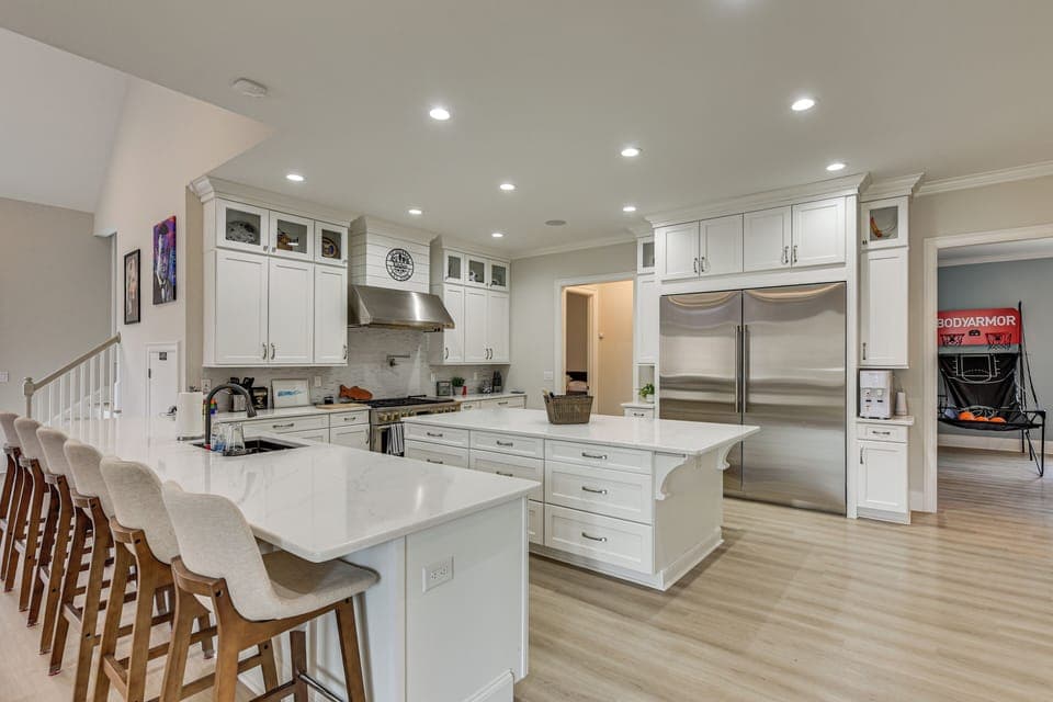 Breakfast Bar | Kitchen | 1st Floor