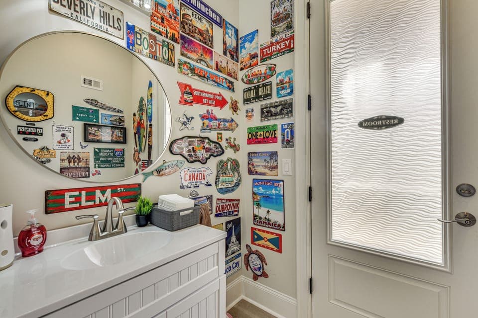 Half Bathroom | 1st Floor