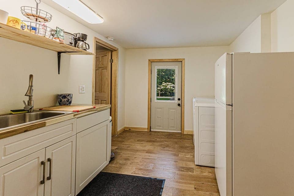 Downstairs Kitchenette with refrigerator, 2nd  washer & dryer