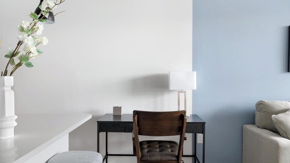 Apartment (1 Bedroom) | In-room business center