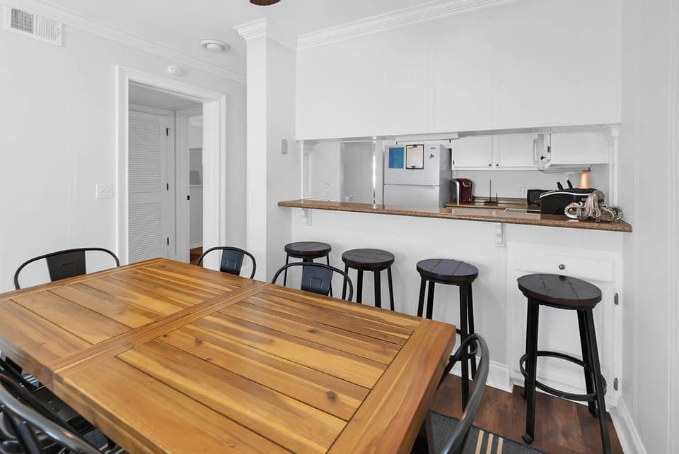 Additional Countertop Seating