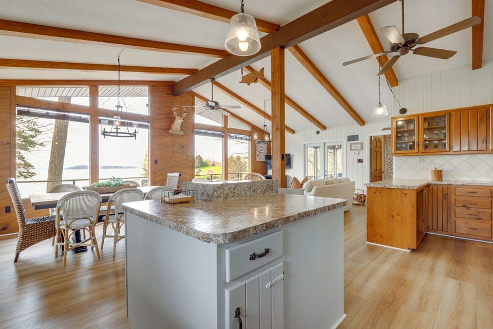 House (4 Bedrooms) | Interior