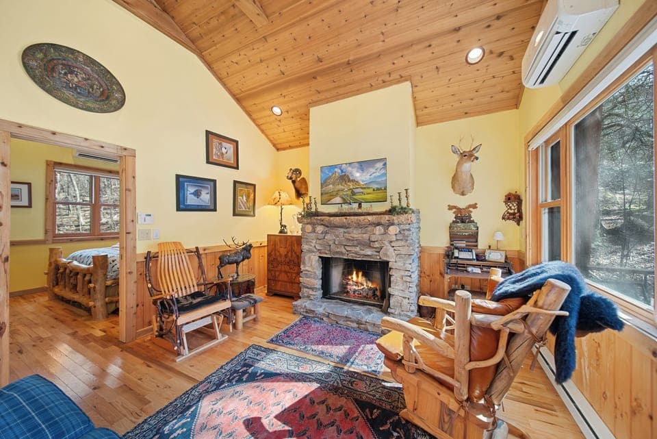 Welcome to Carriage House Apartment
