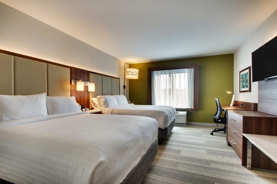 In-room safe, desk, iron/ironing board, free WiFi