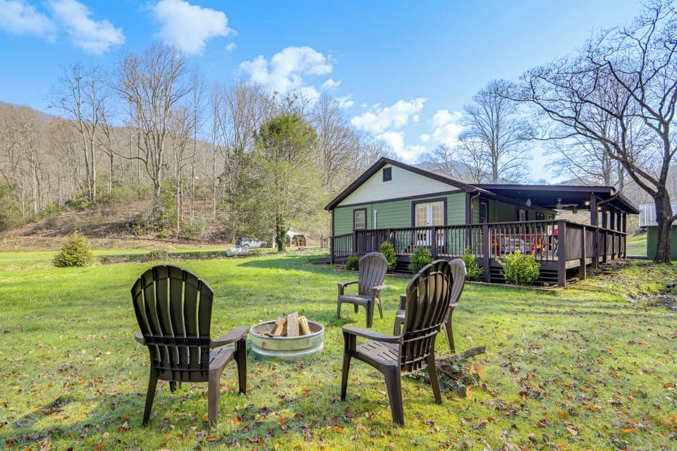Robbinsville Vacation Rental | 2BR | 1BA | 1,096 Sq Ft