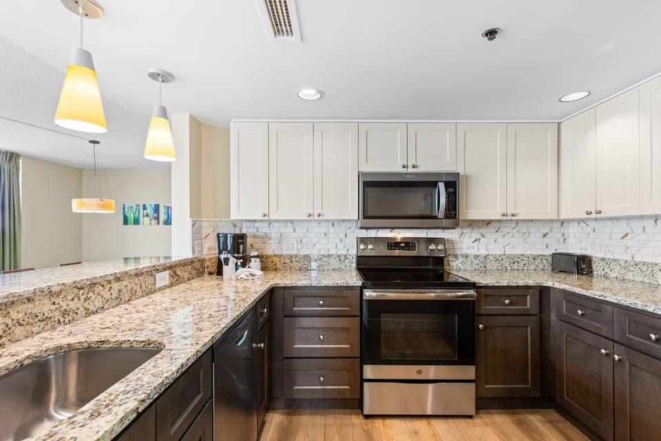 Standard Condo, 3 Bedrooms, Oceanfront | Private kitchen | Full-size fridge, microwave, oven, stovetop