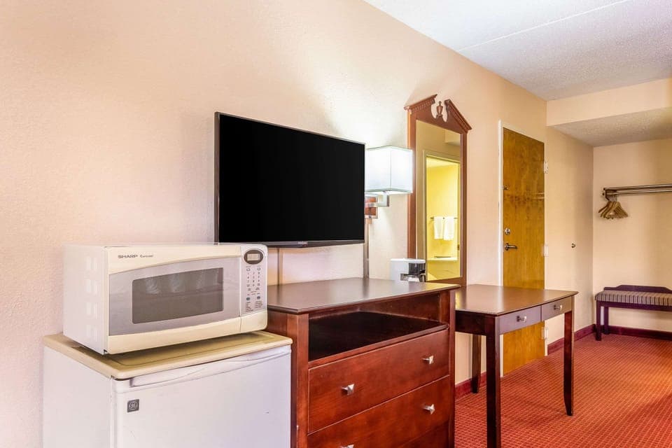 Soundproofing, free WiFi, bed sheets, alarm clocks