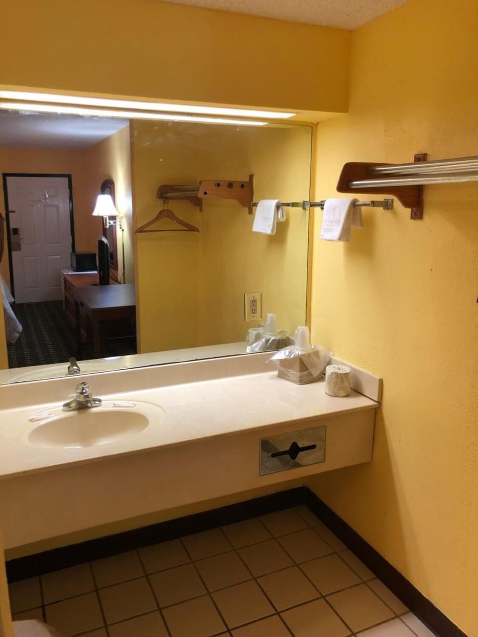 Towels, soap, shampoo, toilet paper