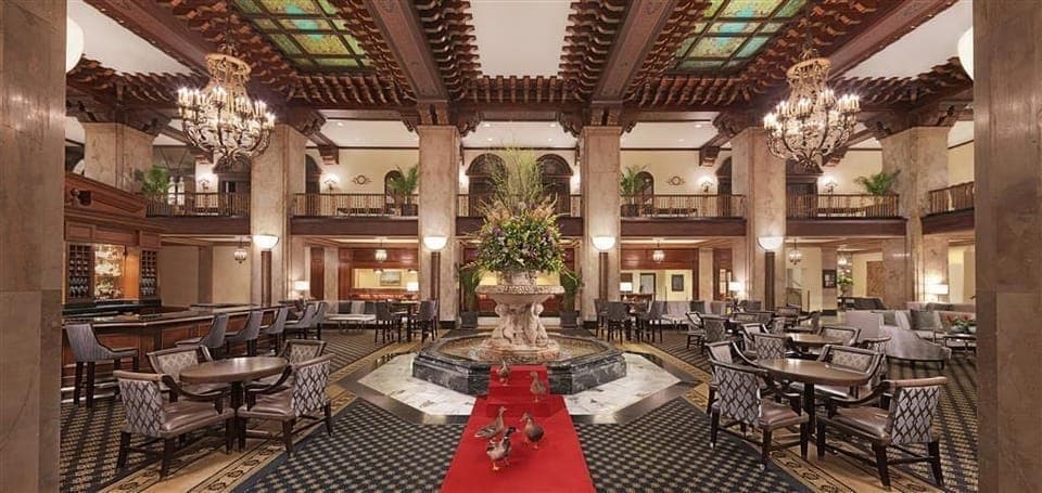 2 bars/lounges, lobby lounge, cocktail bar