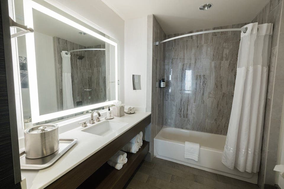 Rainfall showerhead, free toiletries, hair dryer, bathrobes