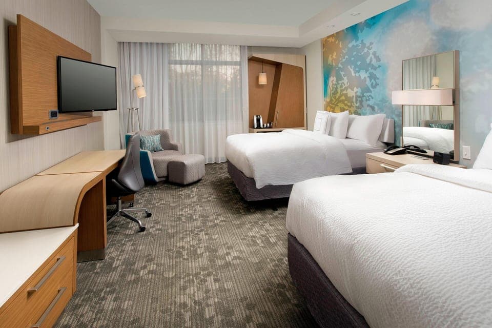 Pillowtop beds, in-room safe, desk, laptop workspace